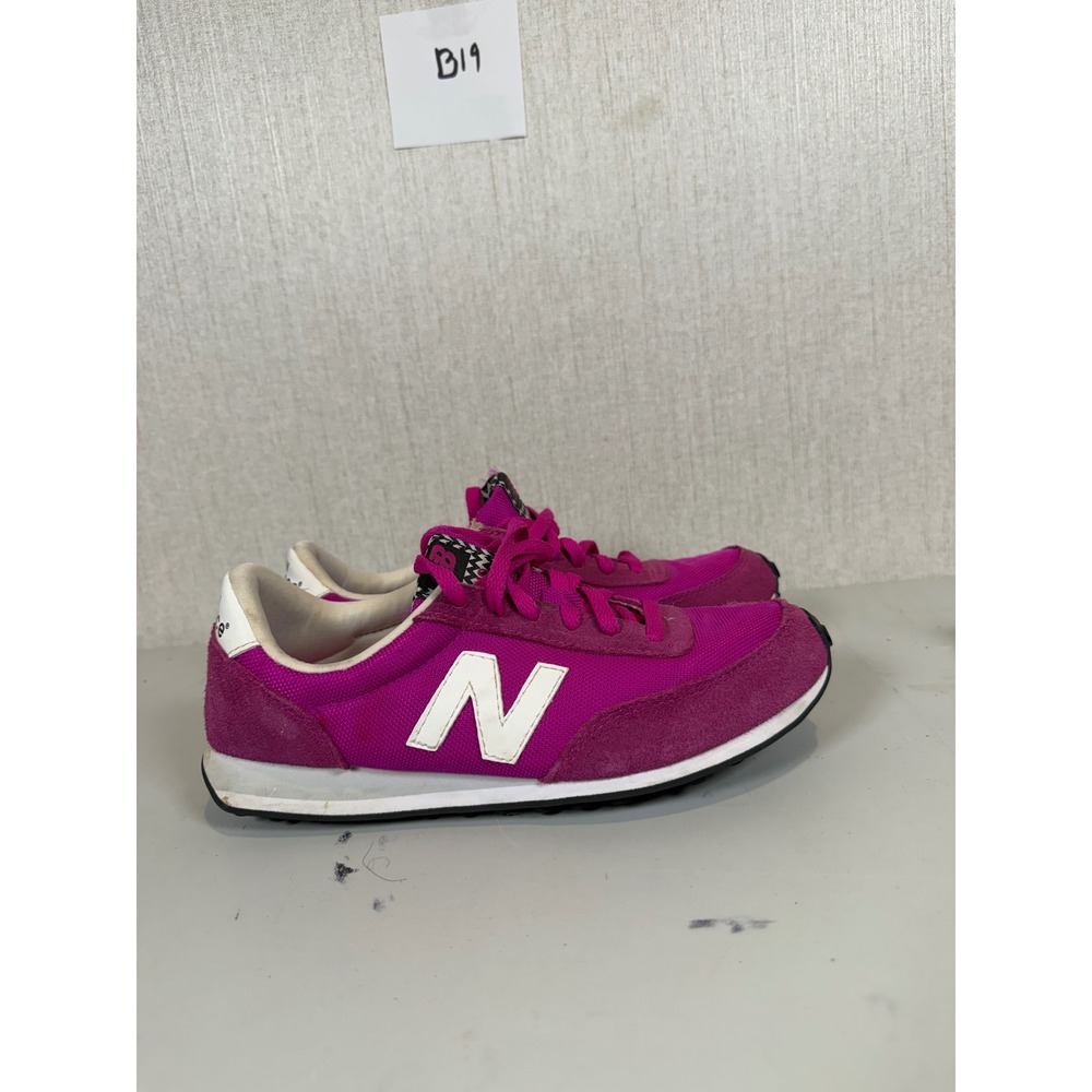 Womens New Balance 410  Shoes Size 6.5 Pink Never Worn excellent